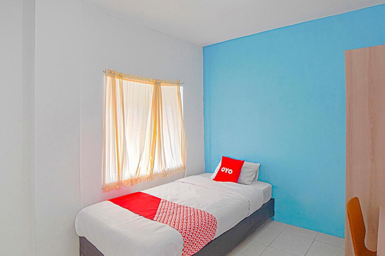 מדאן Oyo 90637 Rumah Ni Karo מראה חיצוני תמונה